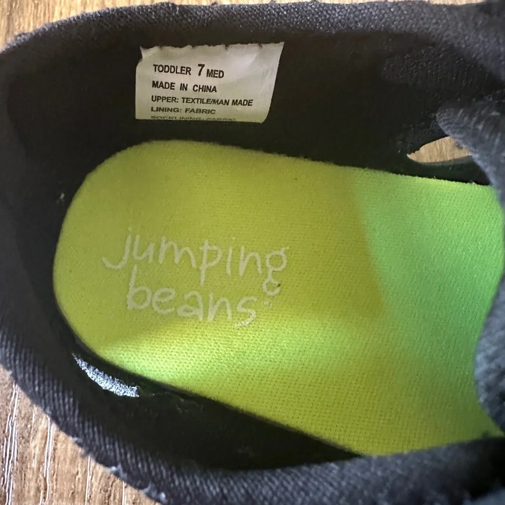 Jumping‎ Beans Toddler Boy Size 7 sandals / water shoes